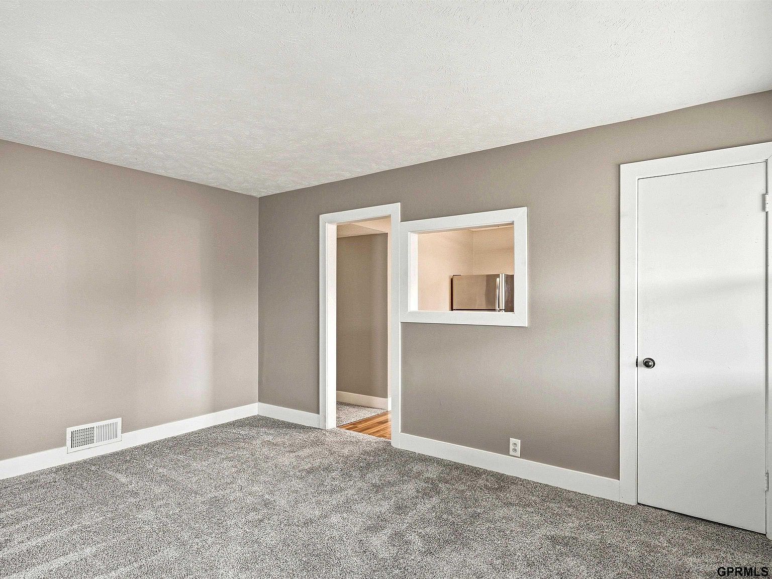 4528 S 61st St Omaha, NE 68117 - Thumbnail 4