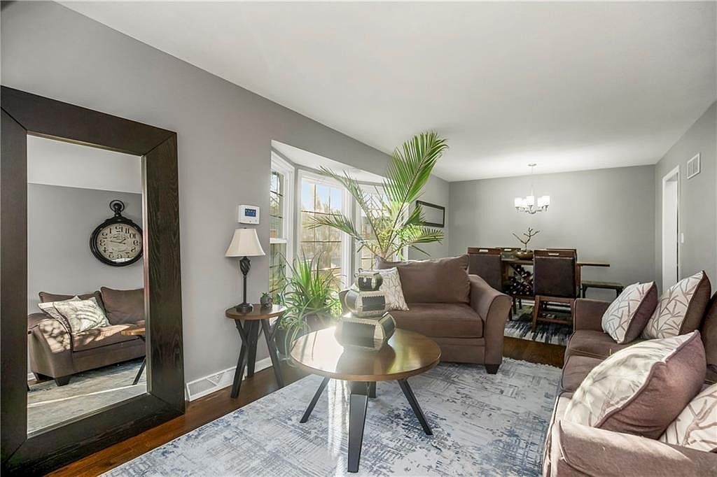 1700 NE 68th Ter Gladstone, MO 64118 - Thumbnail 4