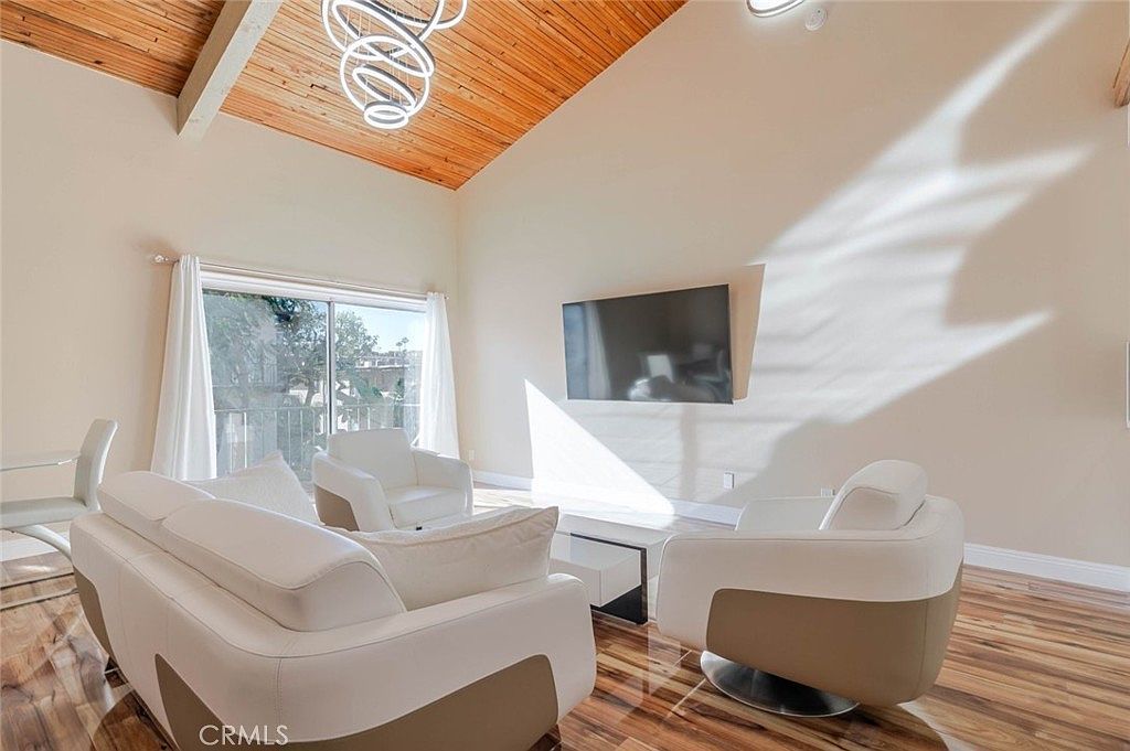 5460 White Oak Ave Unit C325 Los Angeles, CA 91316 - Thumbnail 4