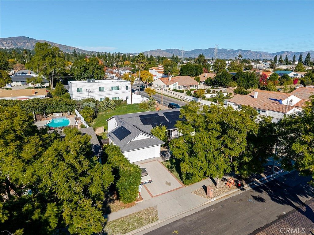 18301 Minnehaha St Porter Ranch, CA 91326 - Thumbnail 4