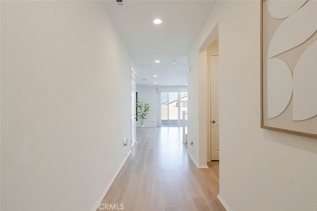 2133 Kettering St Lancaster, CA 93535 - Thumbnail 4