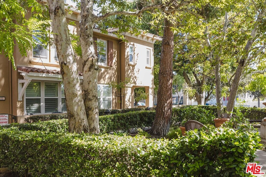 453 N Altadena Dr Unit 8 Pasadena, CA 91107 - Thumbnail 4