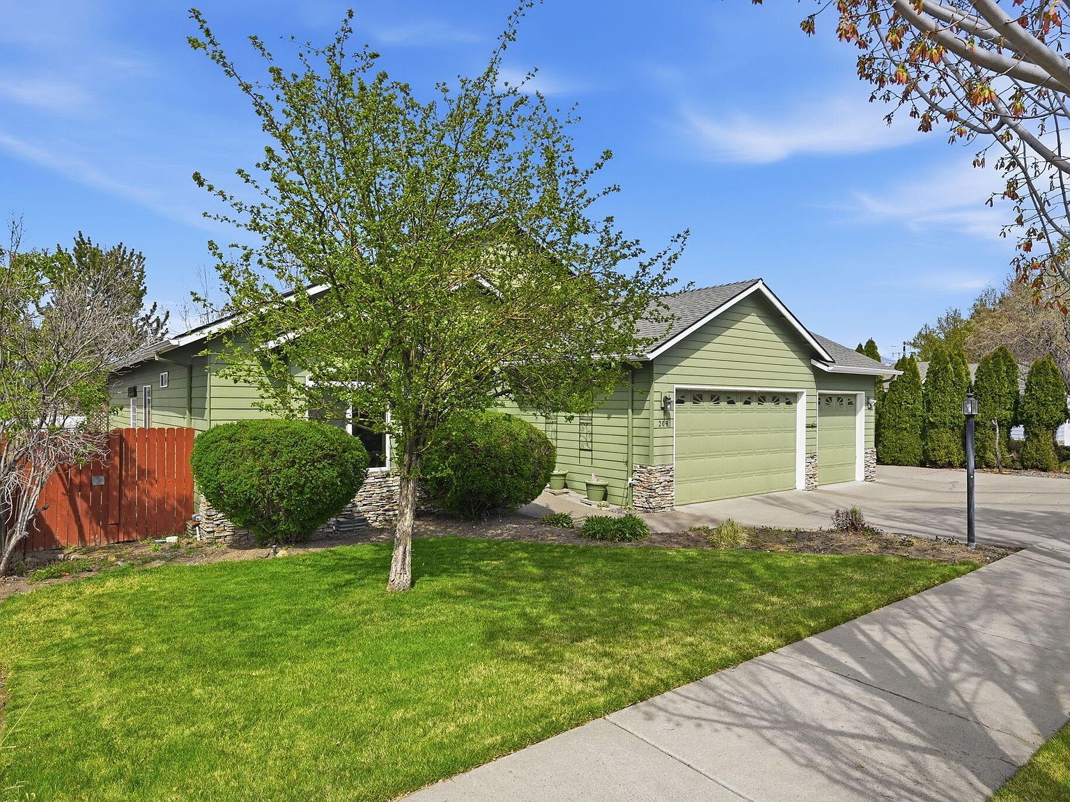 209 SE Soft Tail Dr Bend, OR 97702 - Thumbnail 4