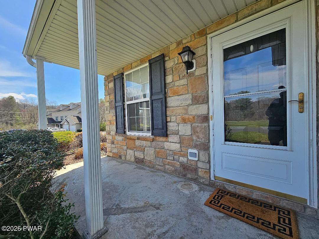 301 Victoria Way East Stroudsburg, PA 18302 - Thumbnail 4