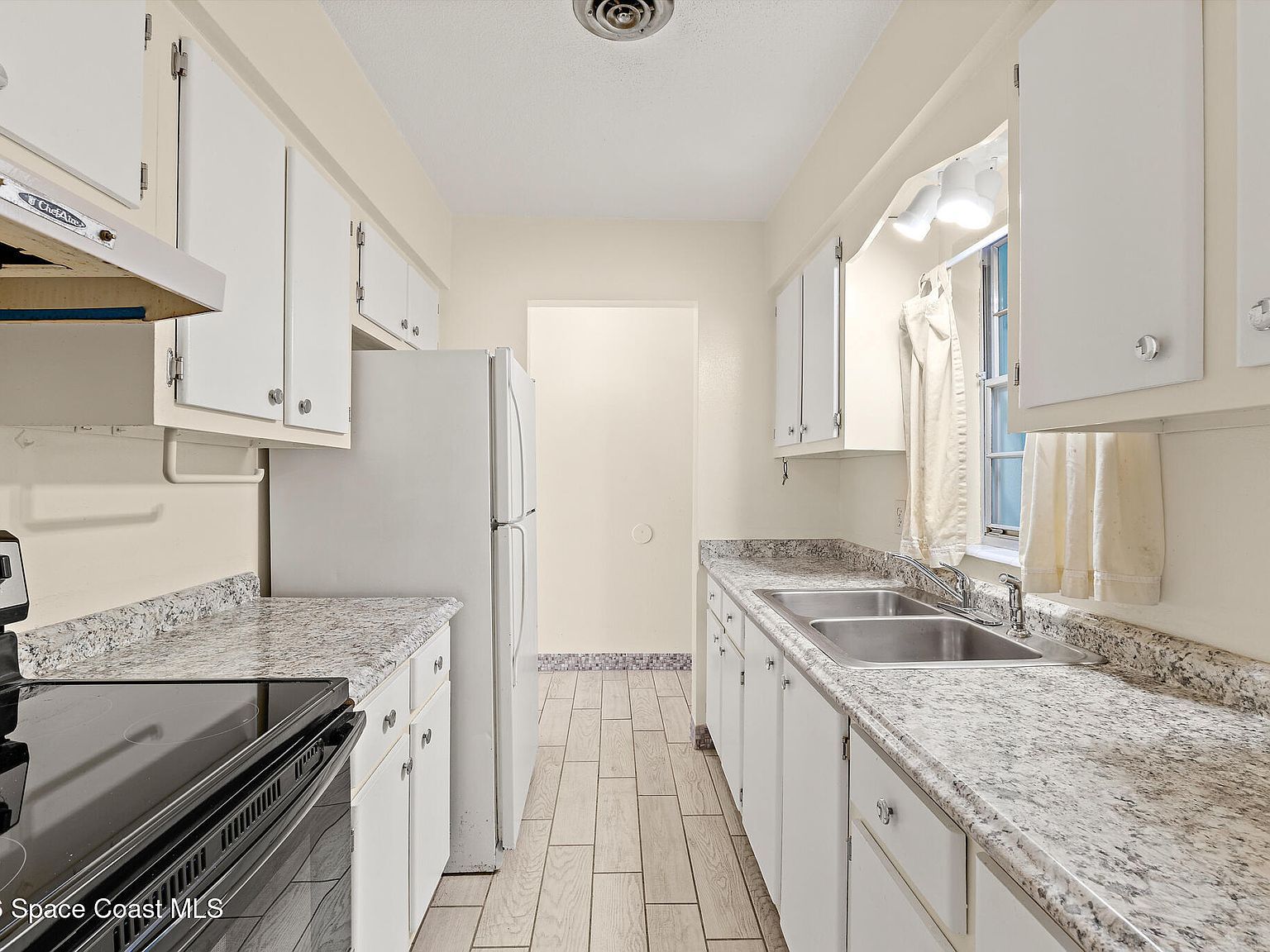 311 Taylor Ave APT G20 Cape Canaveral, FL 32920 - Thumbnail 4