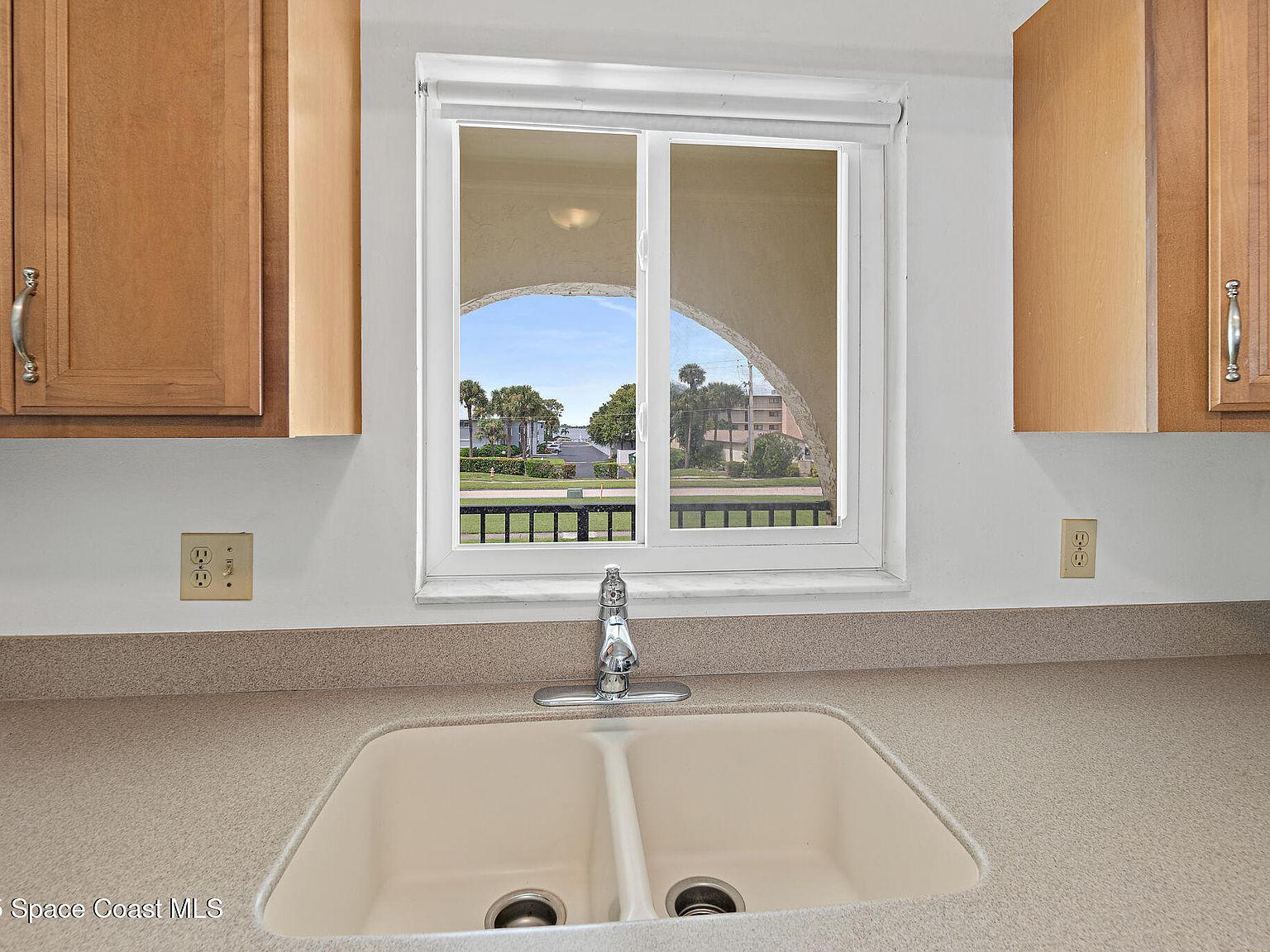 201 Saint Lucie Ln APT 706 Cocoa Beach, FL 32931 - Thumbnail 4