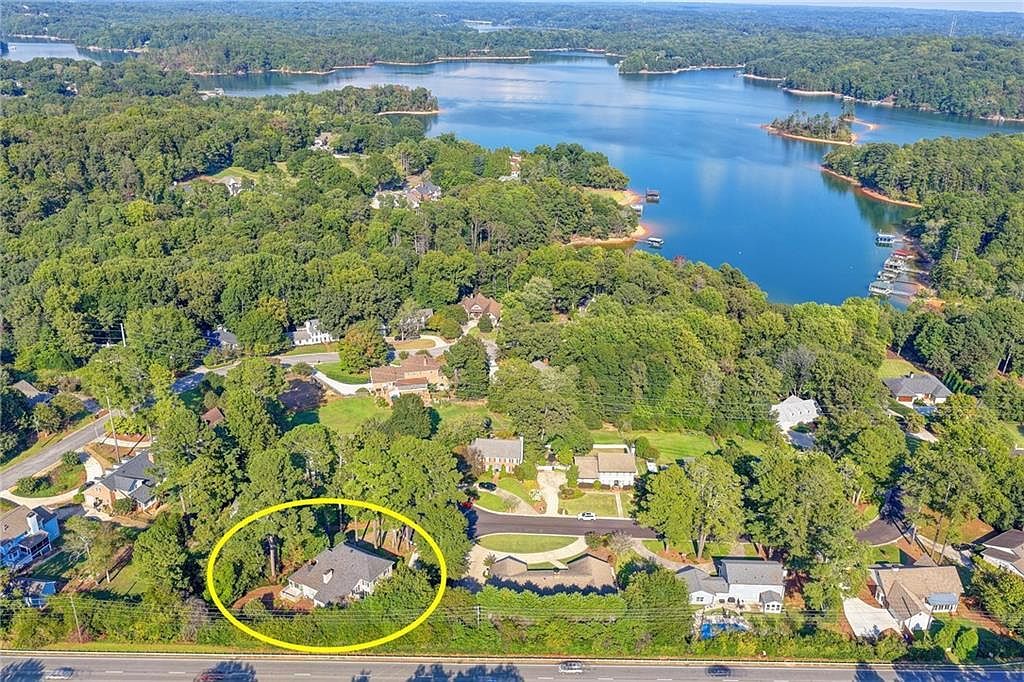 2859 Village Ct Gainesville, GA 30506 - Thumbnail 4