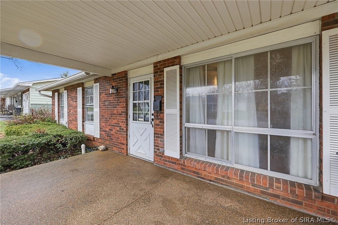 803 N Cauble St Salem, IN 47167 - Thumbnail 4