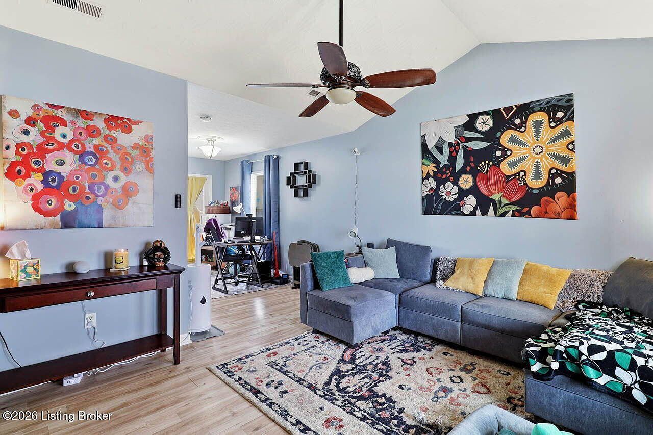 12437 Kingsley Dr Louisville, KY 40229 - Thumbnail 4