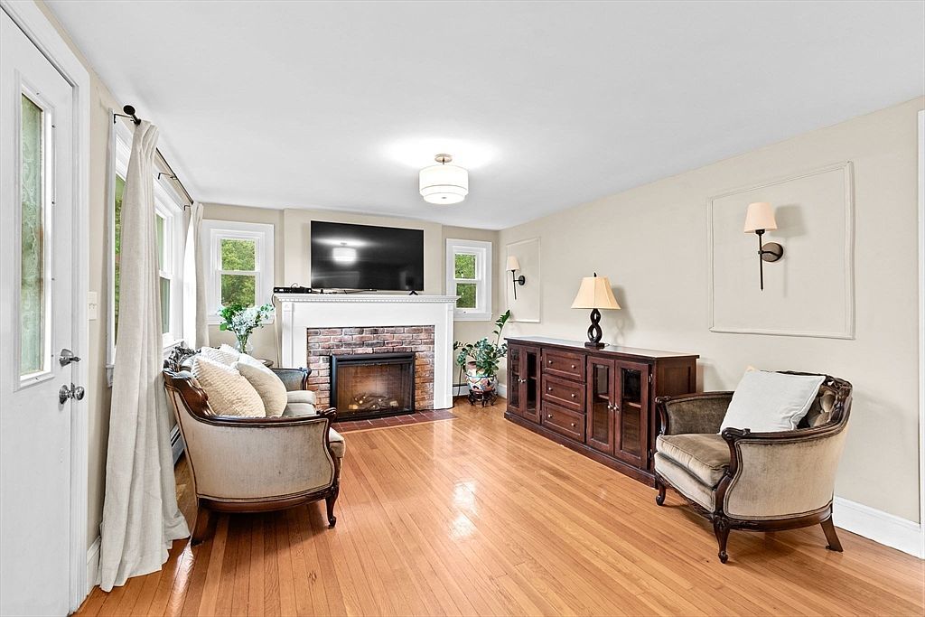 59 Captain Peirce Rd Scituate, MA 02066 - Thumbnail 4