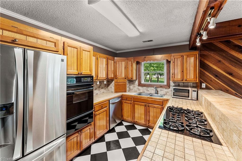 5635 Baptist Assembly Rd Julian, NC 27283 - Thumbnail 4