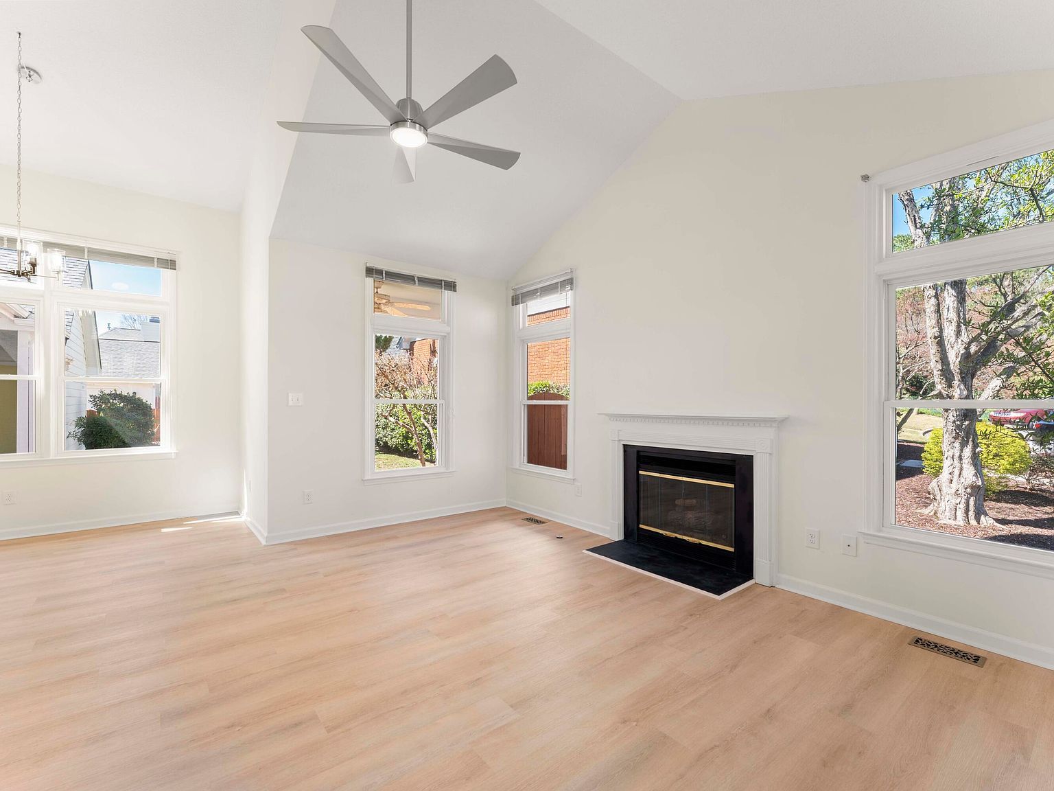 107 Crestpoint Ct Cary, NC 27513 - Thumbnail 4