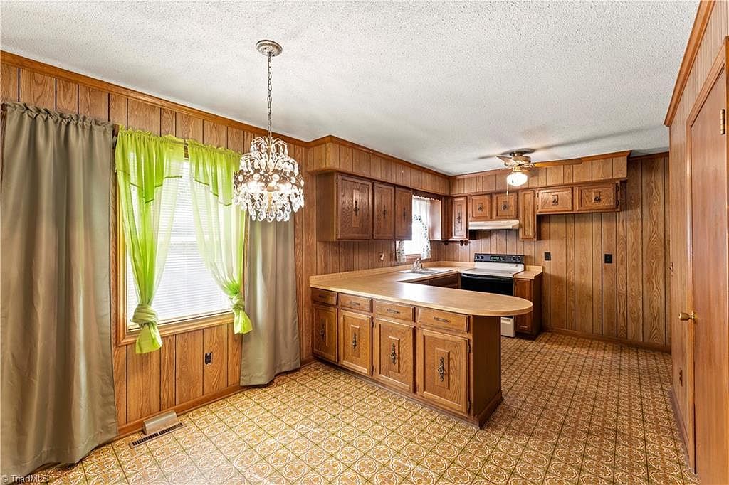 5050 Dailey Store Rd Burlington, NC 27217 - Thumbnail 4