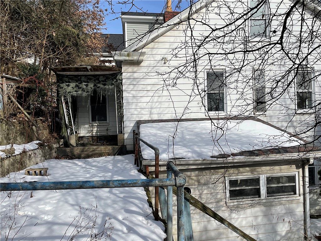 458 Wyola St Pittsburgh, PA 15211 - Thumbnail 4