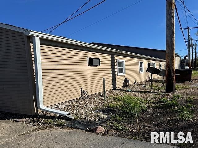 130 W Jackson St Virden, IL 62690 - Thumbnail 4