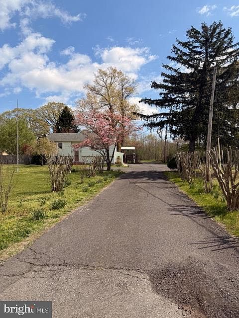 69 Hockamick Rd Cookstown, NJ 08511 - Thumbnail 4