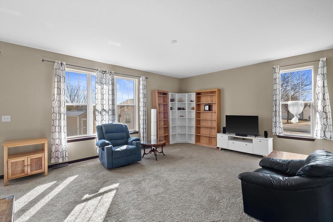 619 Arlington Way Watertown, WI 53094 - Thumbnail 4