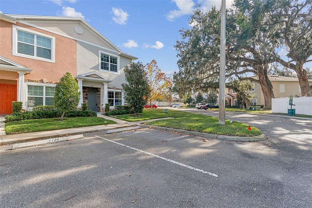 1120 Hillhurst Dr Zephyrhills, FL 33543 - Thumbnail 4