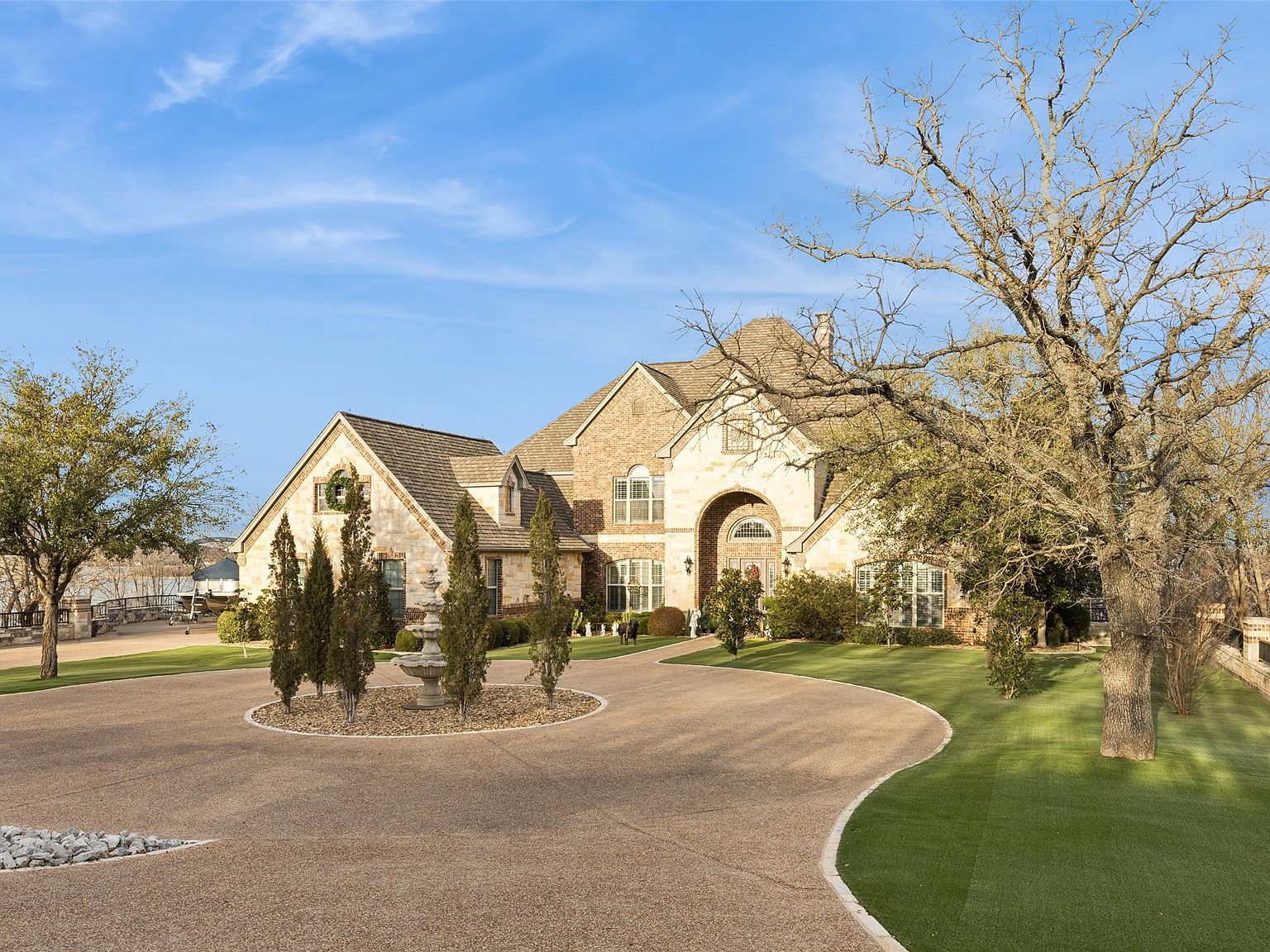 826 Cimmarron Bay Dr Runaway Bay, TX 76426 - Thumbnail 4