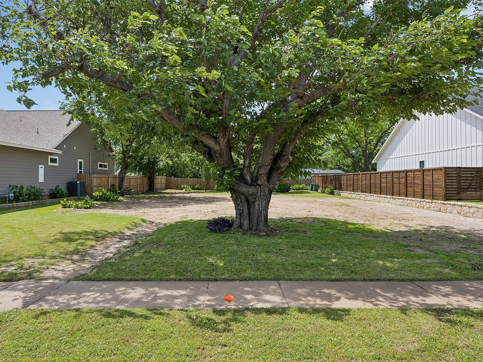 1110 S Pine St Grapevine, TX 76051 - Thumbnail 4