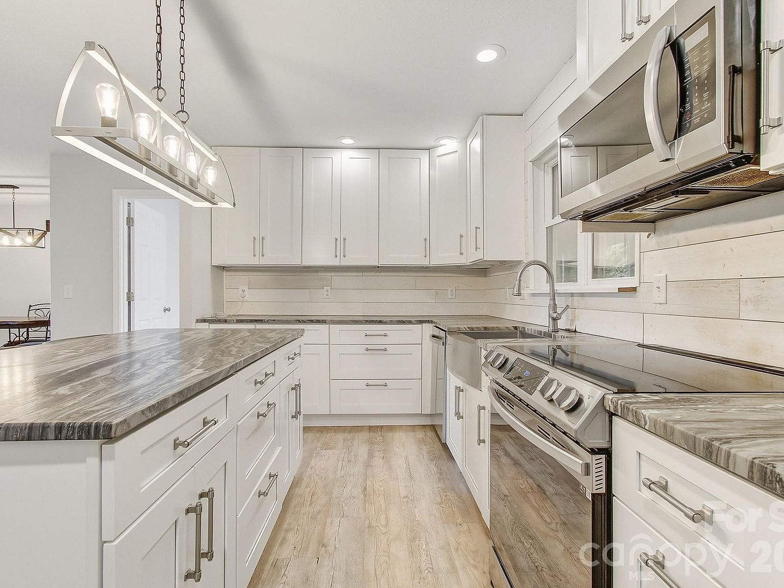 2131 Coleman Mountain Rd Waynesville, NC 28785 - Thumbnail 4