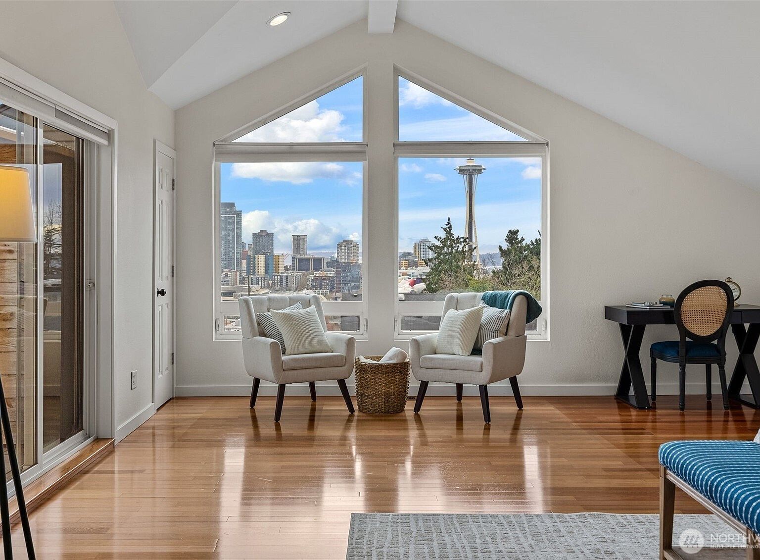 1203 5th Ave N Seattle, WA 98109 - Thumbnail 4