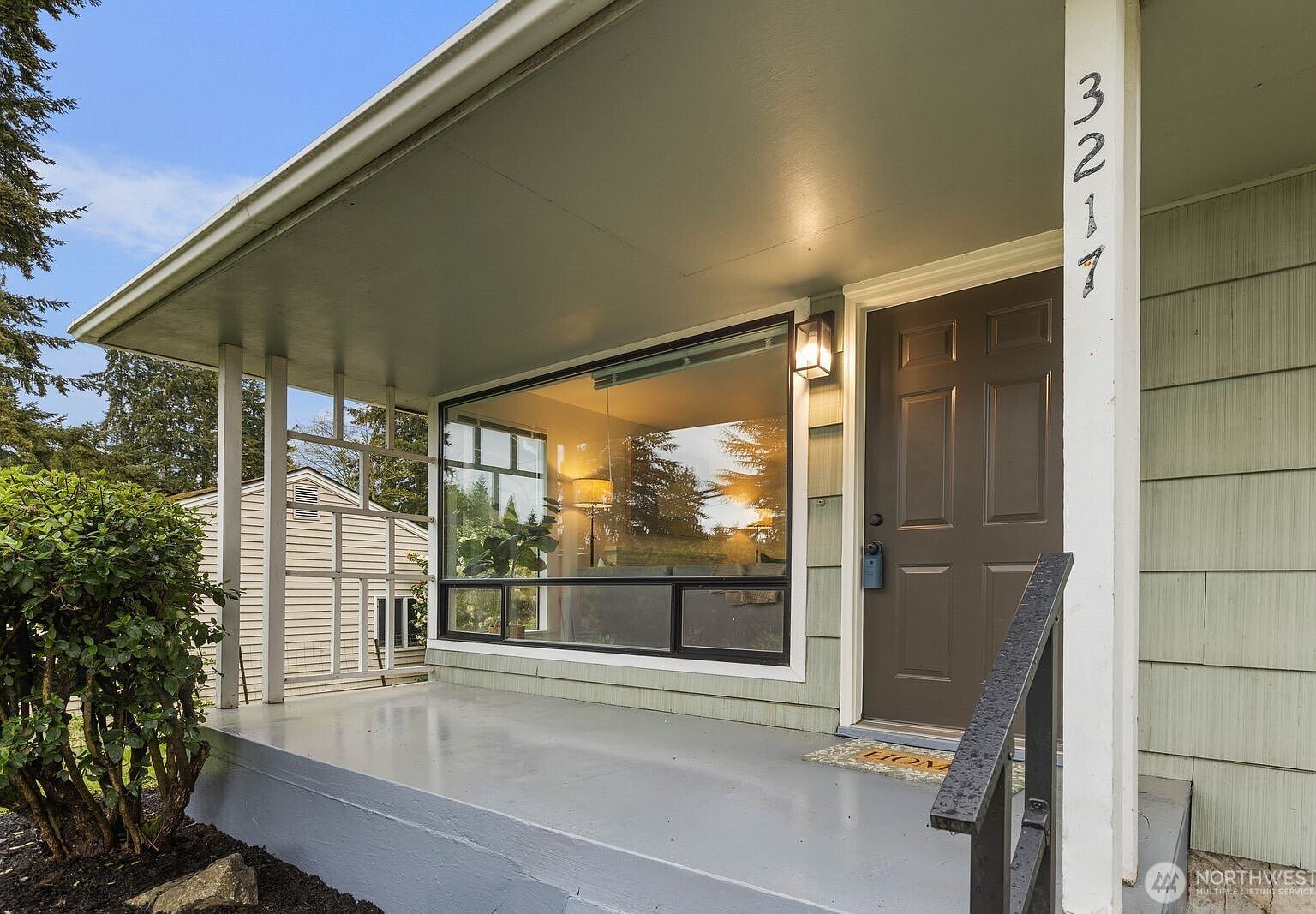 3217 NE 120th St Seattle, WA 98125 - Thumbnail 4