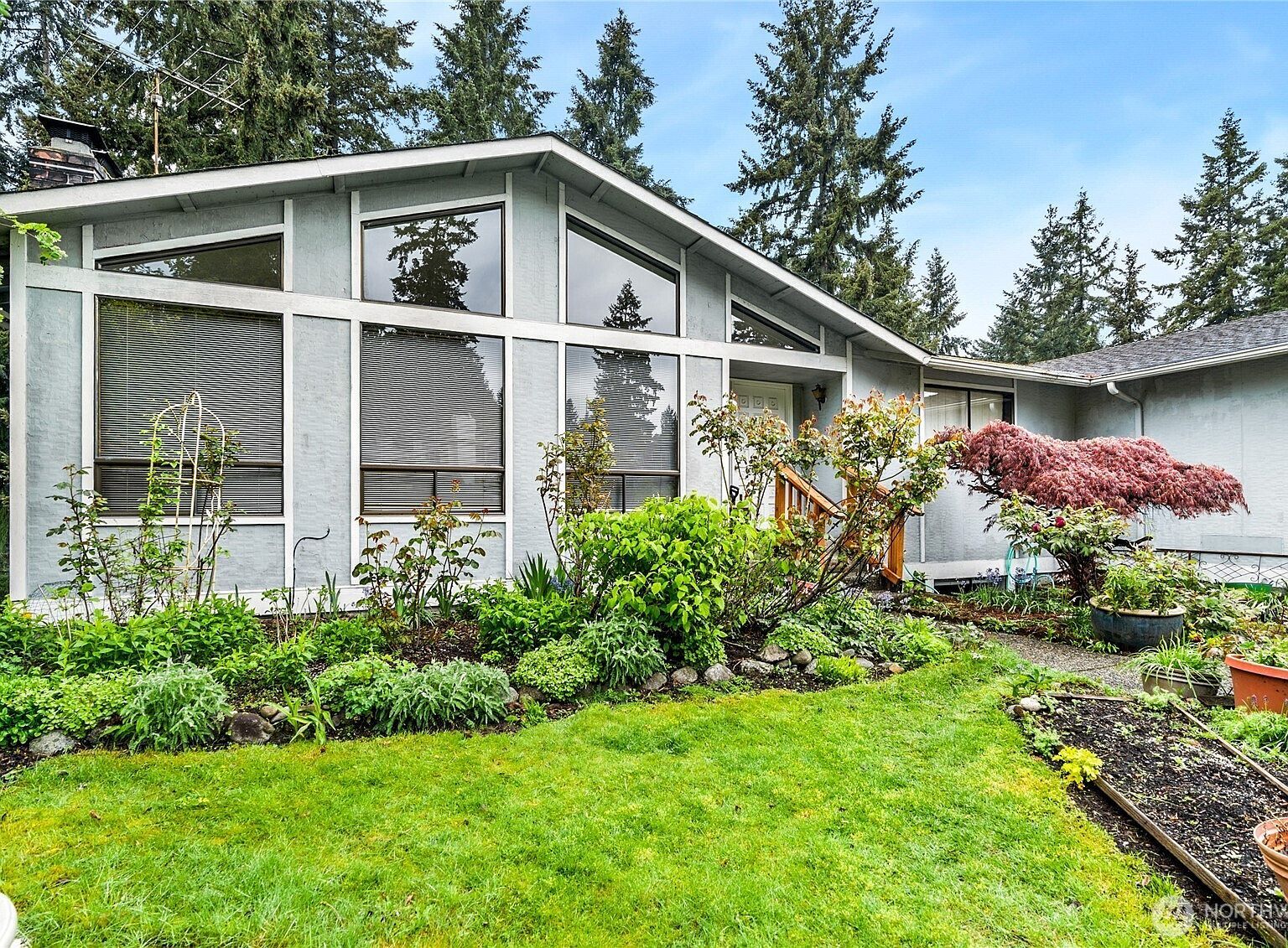 6353 121st Ave SE Bellevue, WA 98006 - Thumbnail 4