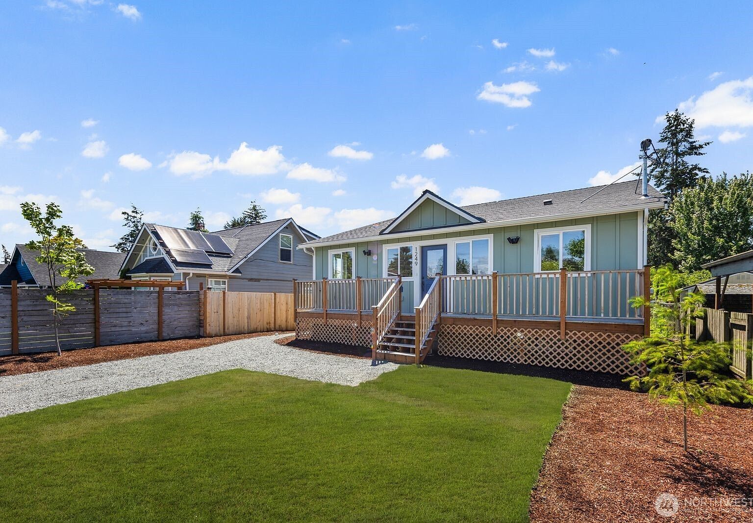 1249 SW 151st St Seattle, WA 98166 - Thumbnail 4