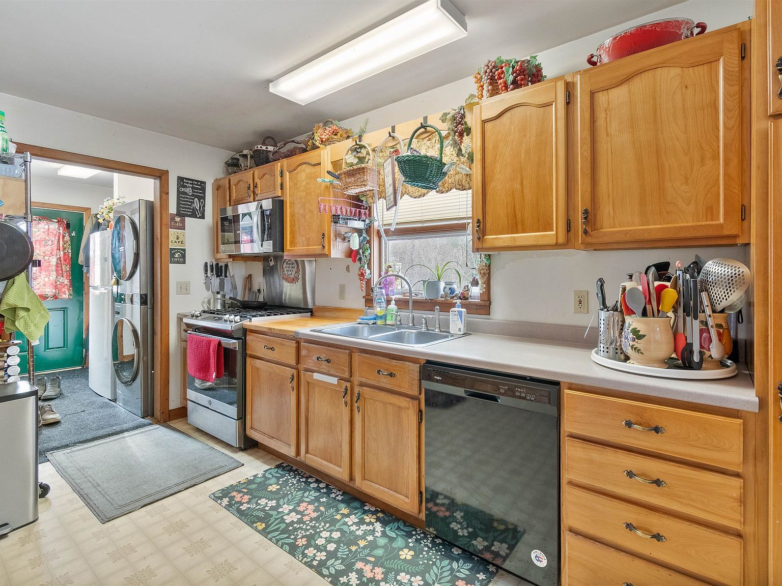 77 Johnson Street Ext Hyde Park, VT 05655 - Thumbnail 4