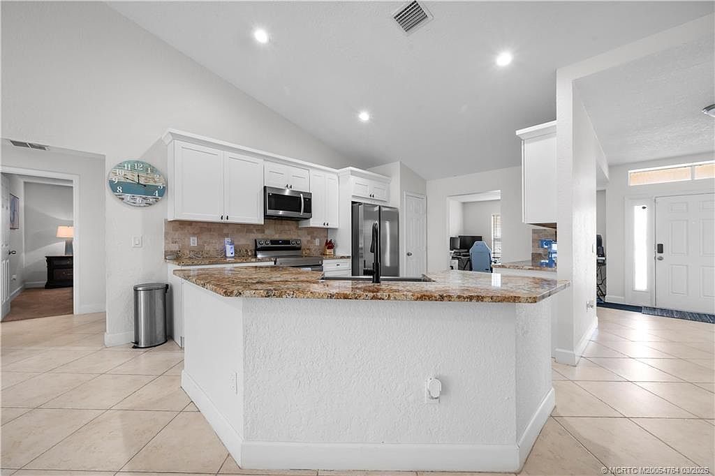 870 SW McCoy Ave Port Saint Lucie, FL 34953 - Thumbnail 4