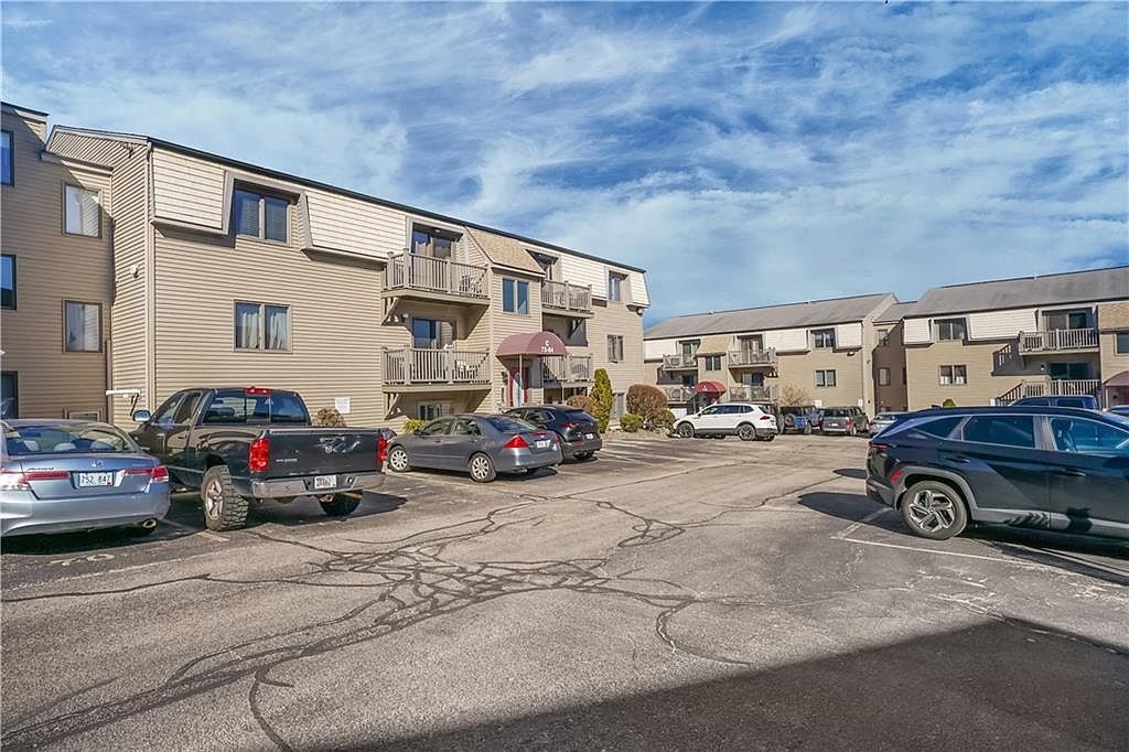 79 Village Ct West Warwick, RI 02893 - Thumbnail 4