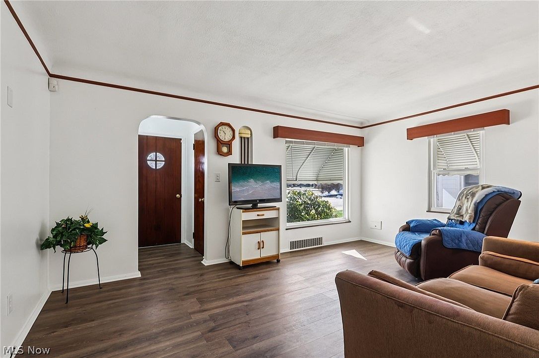 4252 Ridgeview Rd Cleveland, OH 44144 - Thumbnail 4