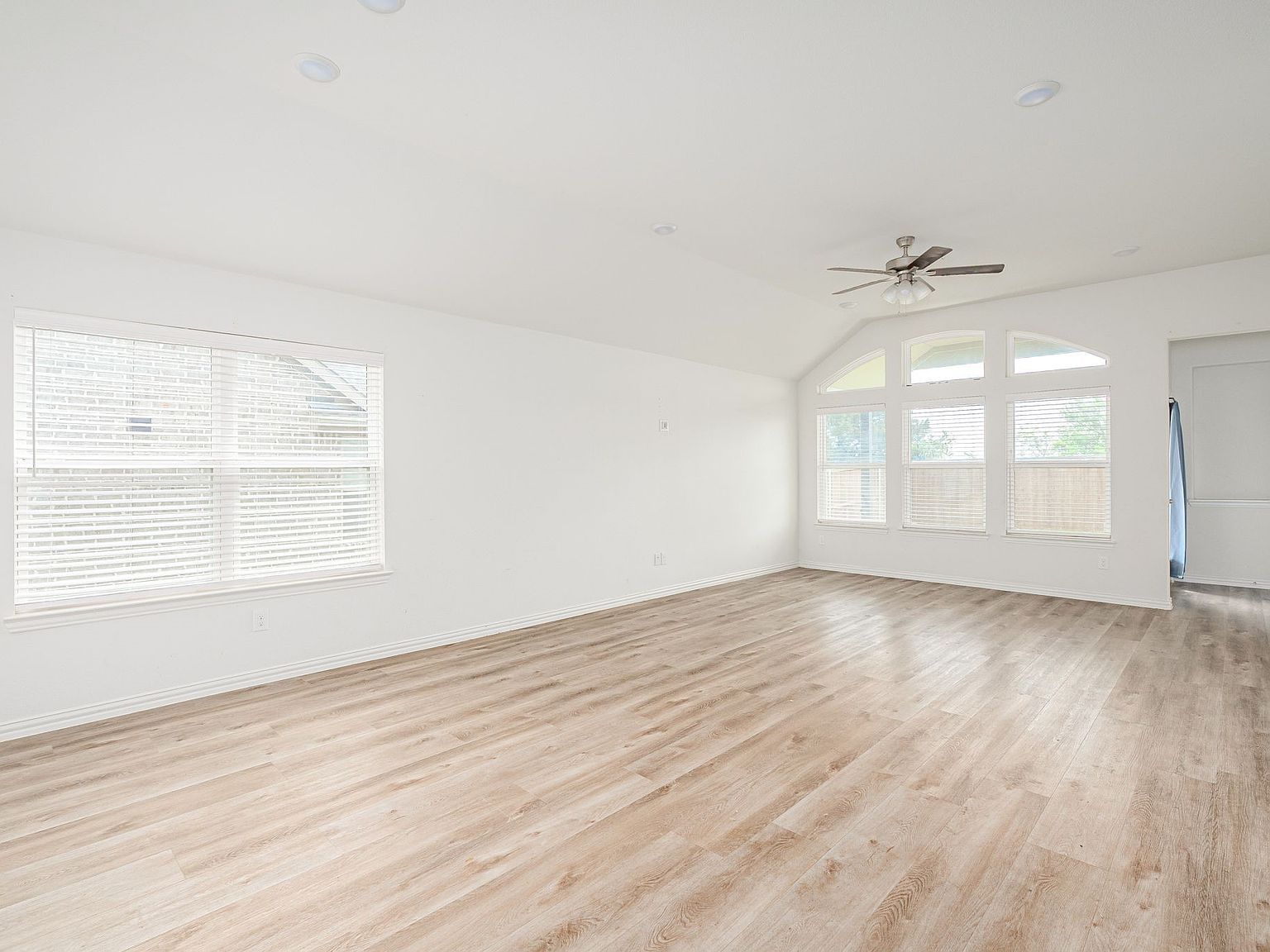 13100 Zion Dr Aubrey, TX 76227 - Thumbnail 4