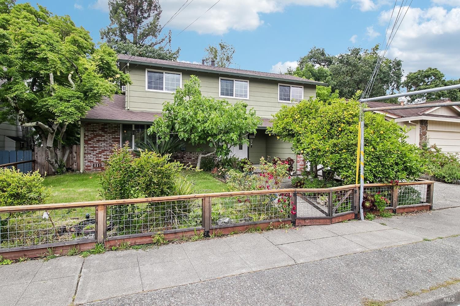 2227 Vallejo St Santa Rosa, CA 95404 - Thumbnail 4