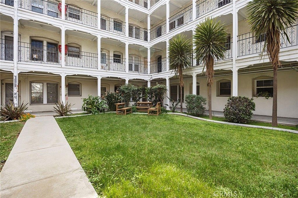 4125 S Figueroa St APT 202 Los Angeles, CA 90037 - Thumbnail 4