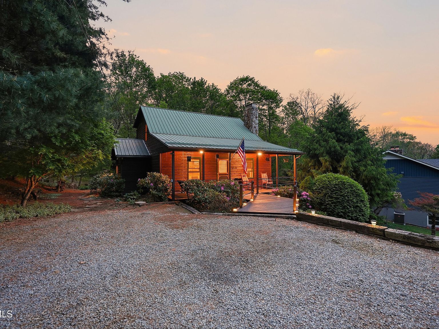 538 Burbank Rd Roan Mountain, TN 37687 - Thumbnail 4