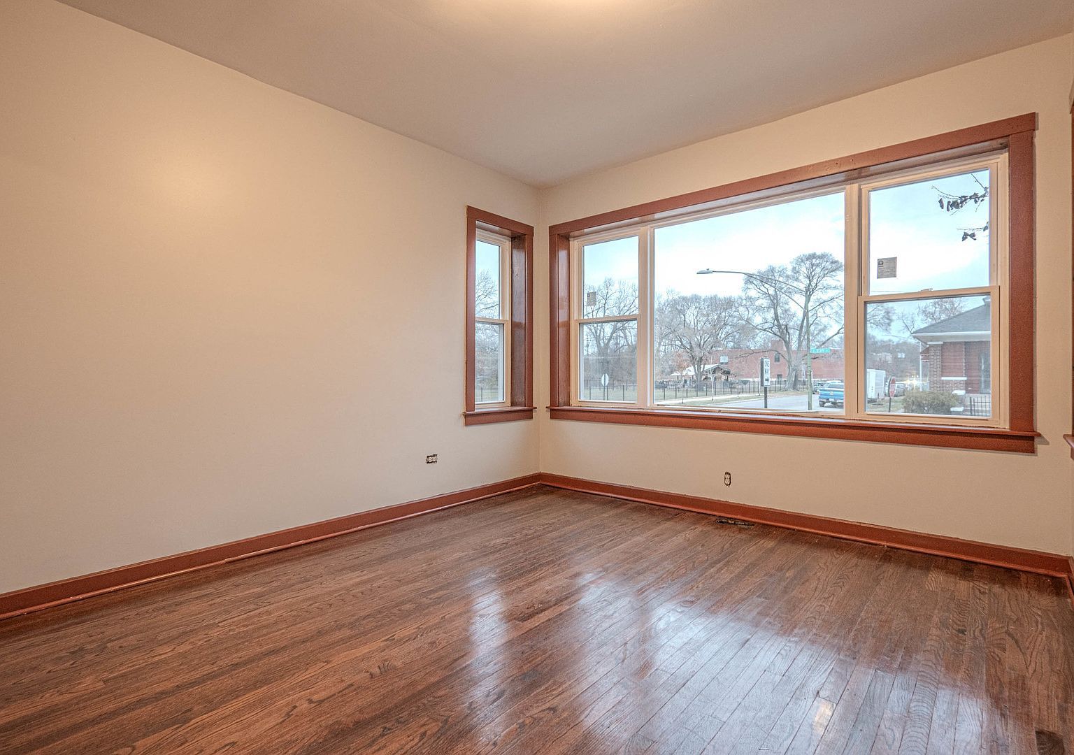 1301 E 73rd St Chicago, IL 60619 - Thumbnail 4