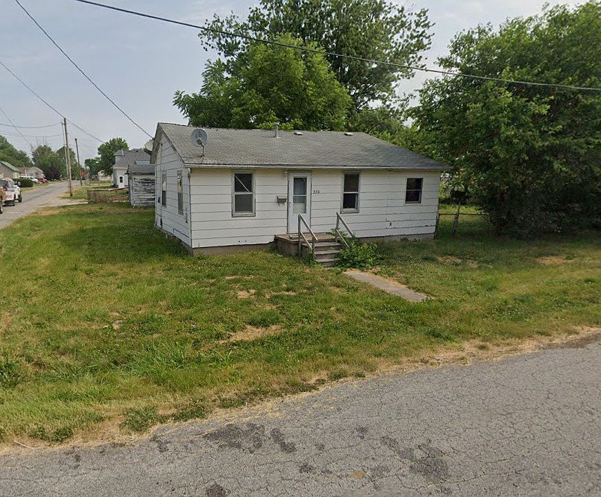 330 W Avenue G Lewistown, IL 61542 - Thumbnail 4