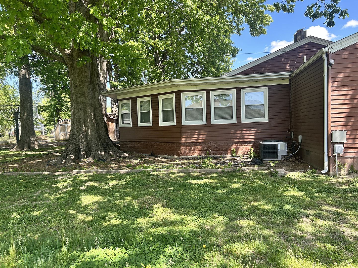 511 W 5th St Benton, IL 62812 - Thumbnail 4