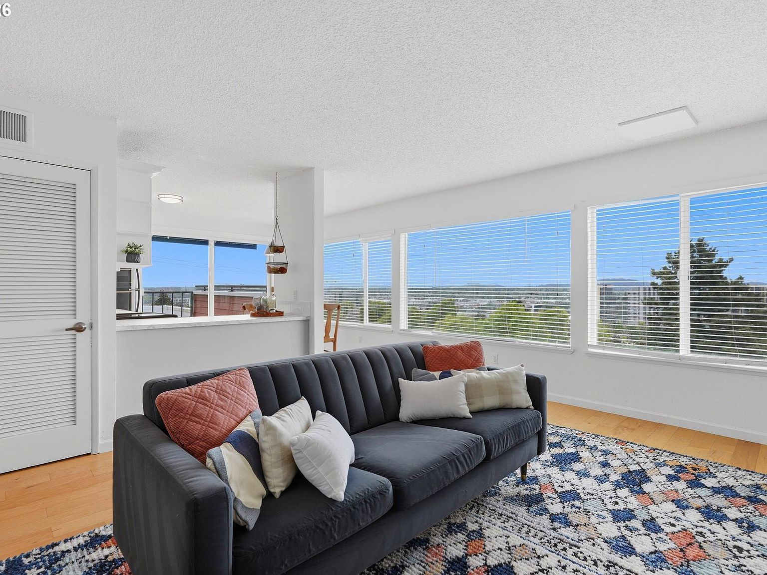 3515 SW Barbur Blvd APT X3 Portland, OR 97239 - Thumbnail 4