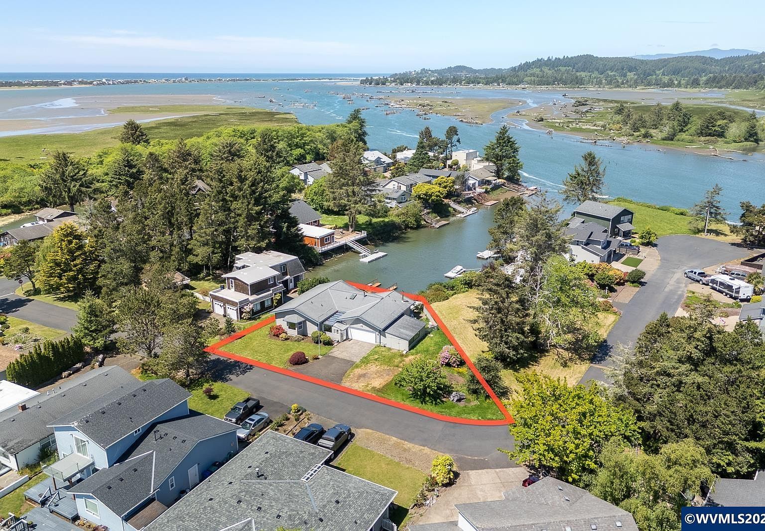 9215 Trout Pl Gleneden Beach, OR 97388 - Thumbnail 4