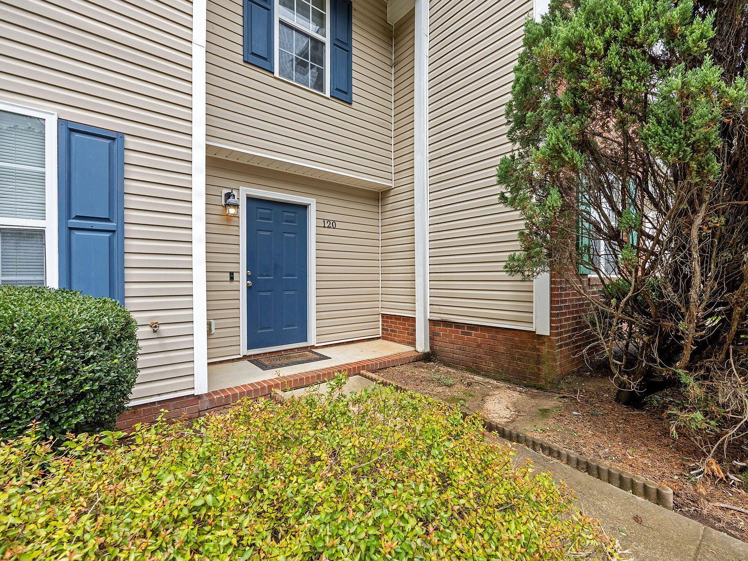 120 Blackthorne Ct Clayton, NC 27520 - Thumbnail 4