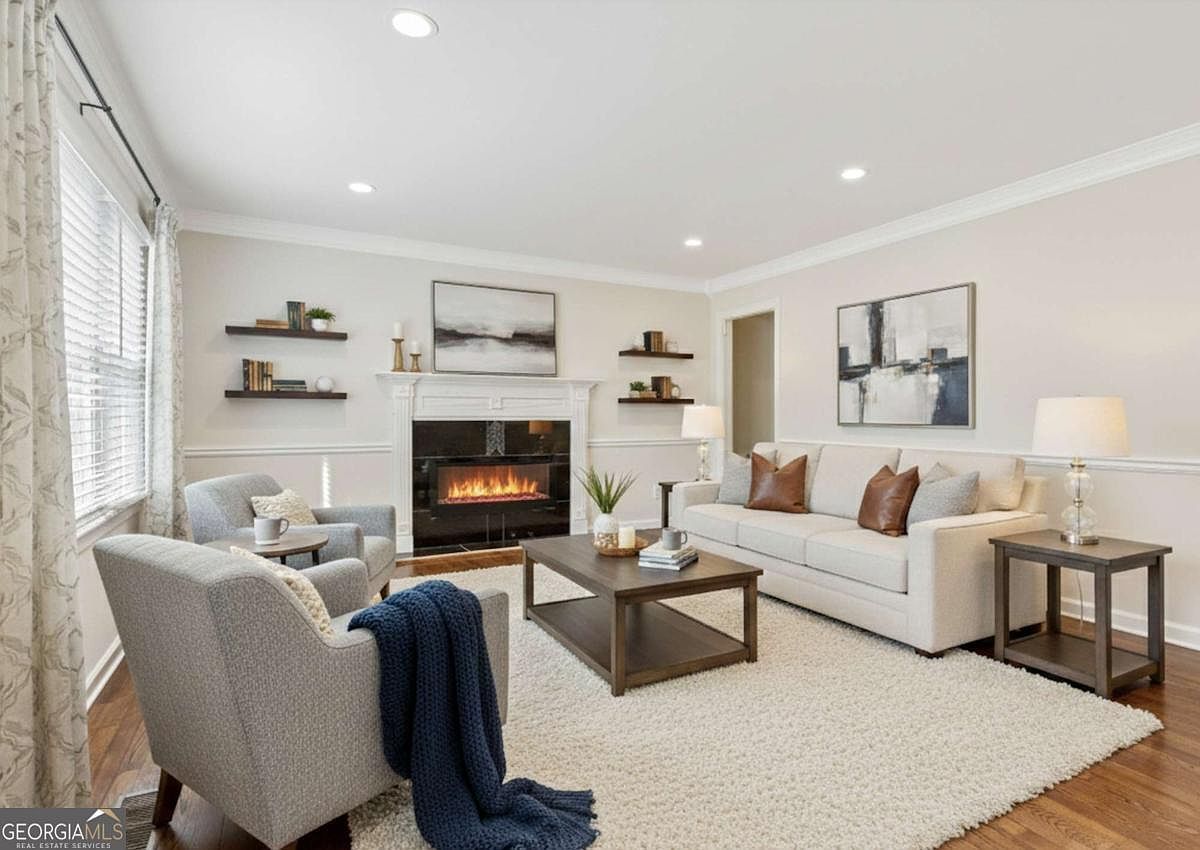 186 W Lake Dr NW Atlanta, GA 30314 - Thumbnail 4