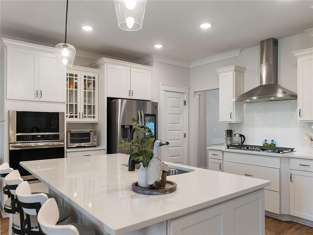6940 Manchester Dr Flowery Branch, GA 30542 - Thumbnail 4