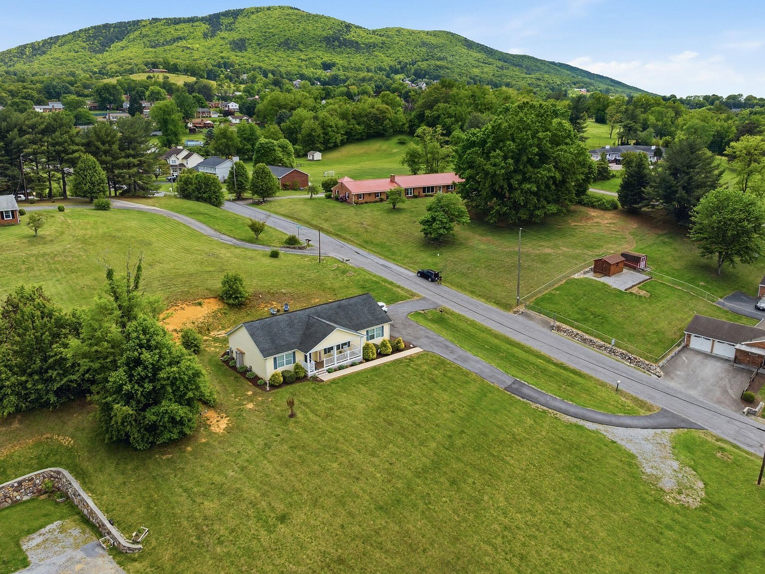 19 Cook Ave Roanoke, VA 24019 - Thumbnail 4
