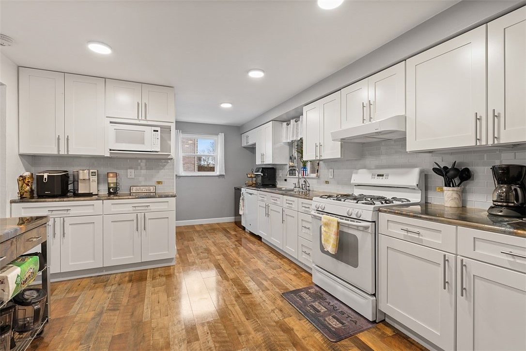 1513 Sugarloaf Dr Pittsburgh, PA 15239 - Thumbnail 4