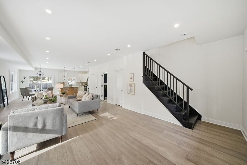 28 Irving St Montclair, NJ 07042 - Thumbnail 4