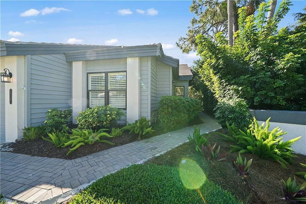 27181 Kindlewood Ln Bonita Springs, FL 34134 - Thumbnail 4