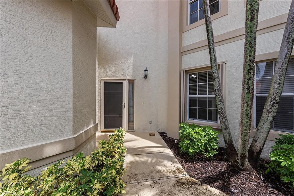 15201 Royal Windsor Ln APT 403 Fort Myers, FL 33919 - Thumbnail 4